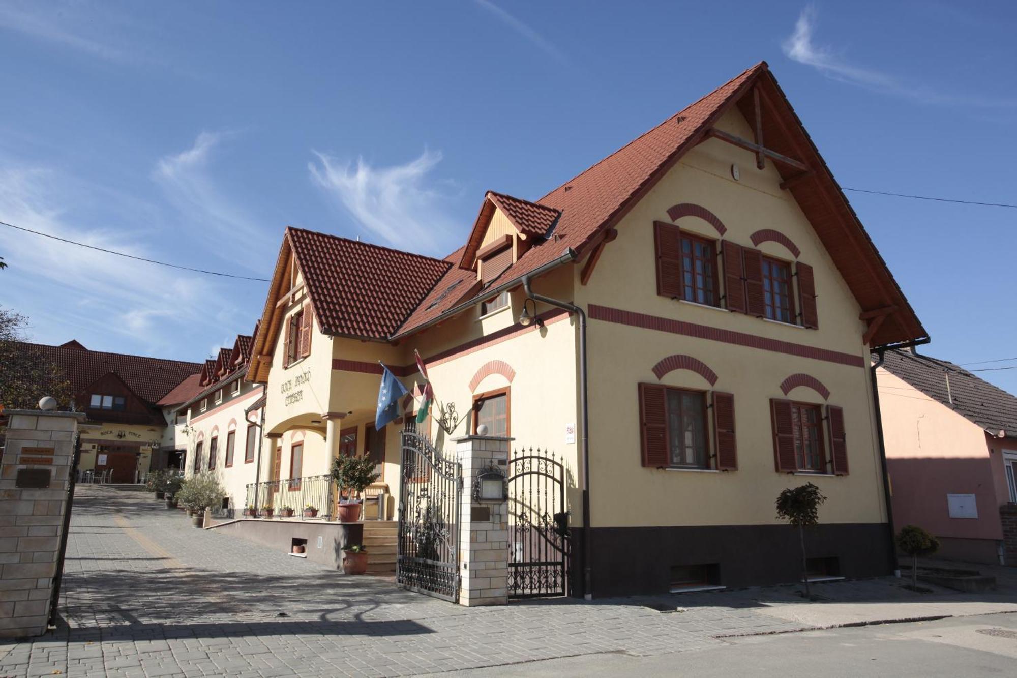 Bock Hotel Ermitage Villány Exteriör bild